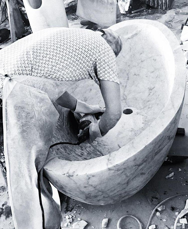 "Luxurious Statuario Marble Freestanding Bathtub"